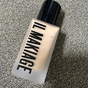 IL Makiage Woke Up Like This foundation shade 040